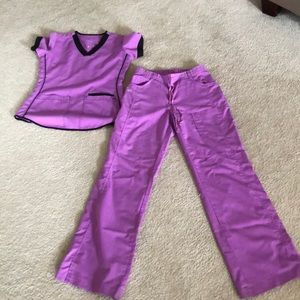 Barco scrub set light purple.